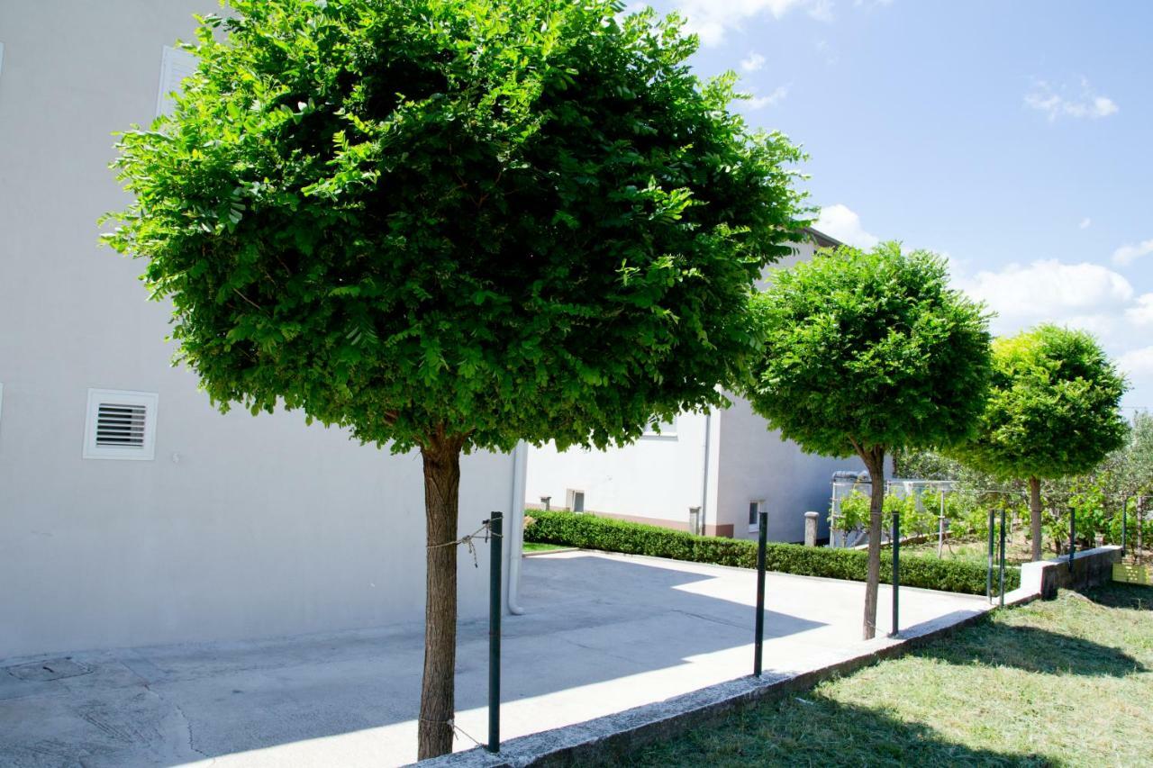 Apartman Topic Apartment Kastela Exterior photo