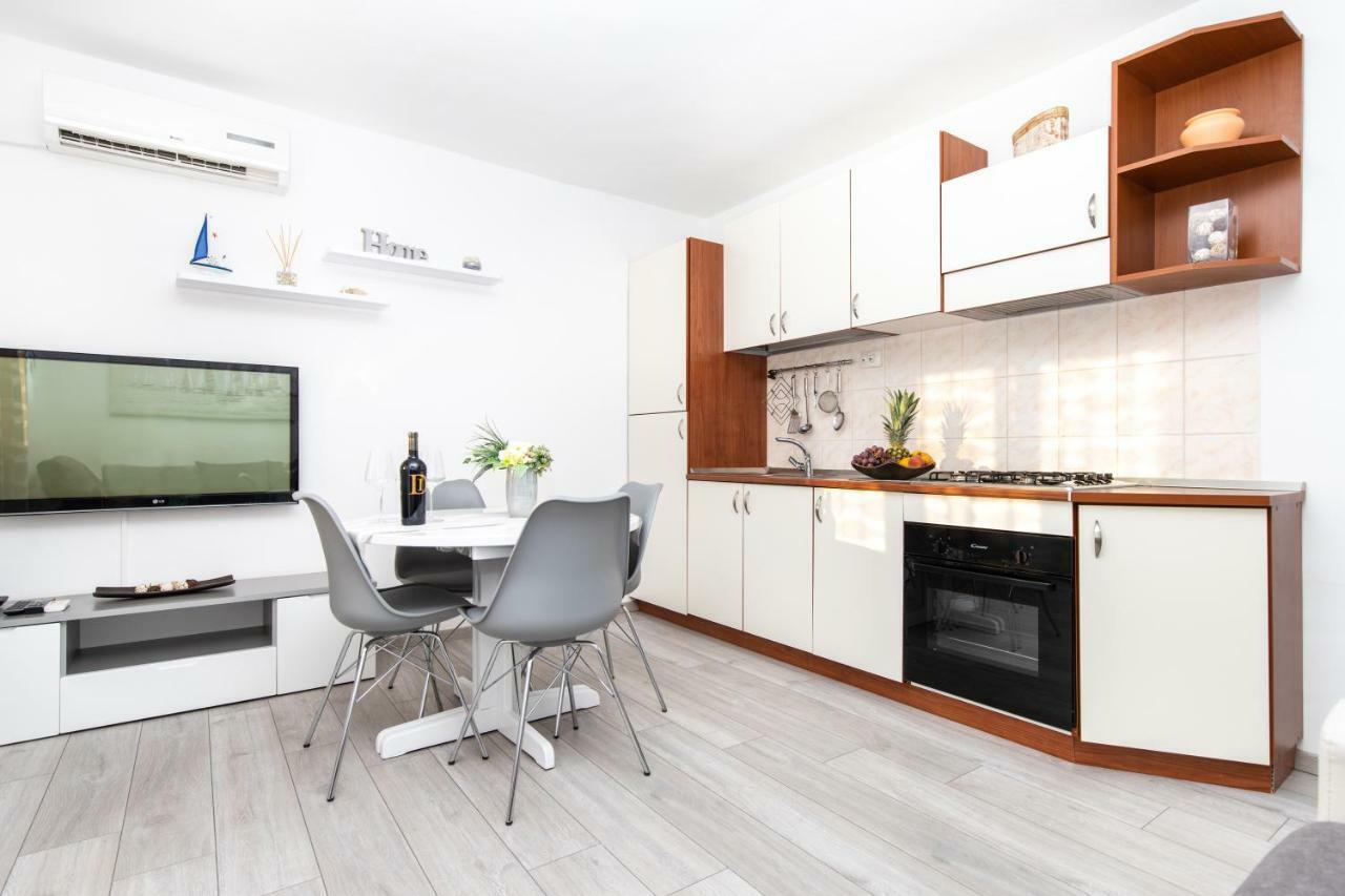 Apartman Topic Apartment Kastela Exterior photo