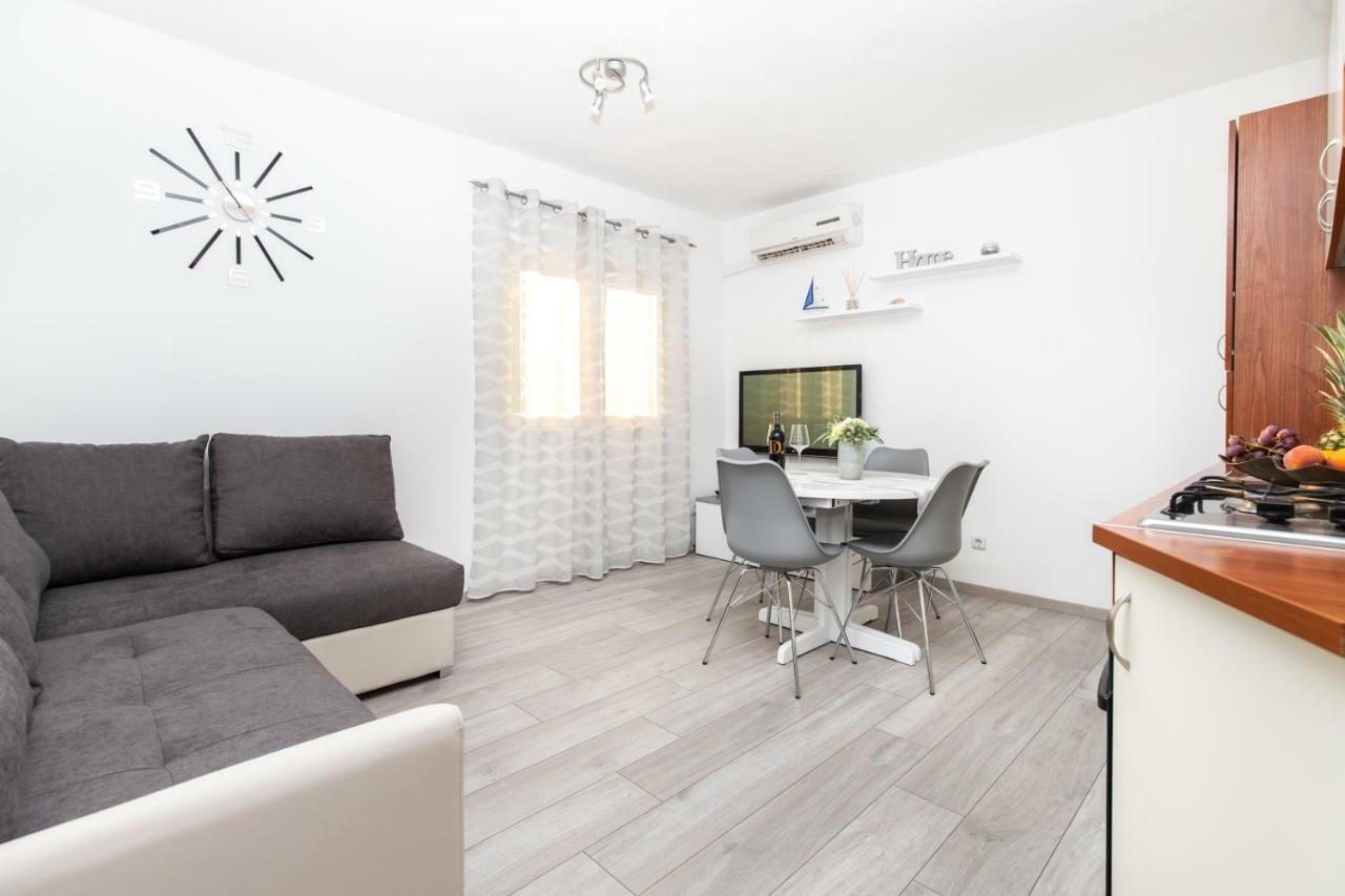 Apartman Topic Apartment Kastela Exterior photo